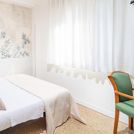 Hotel Palace Бибионе Екстериор снимка