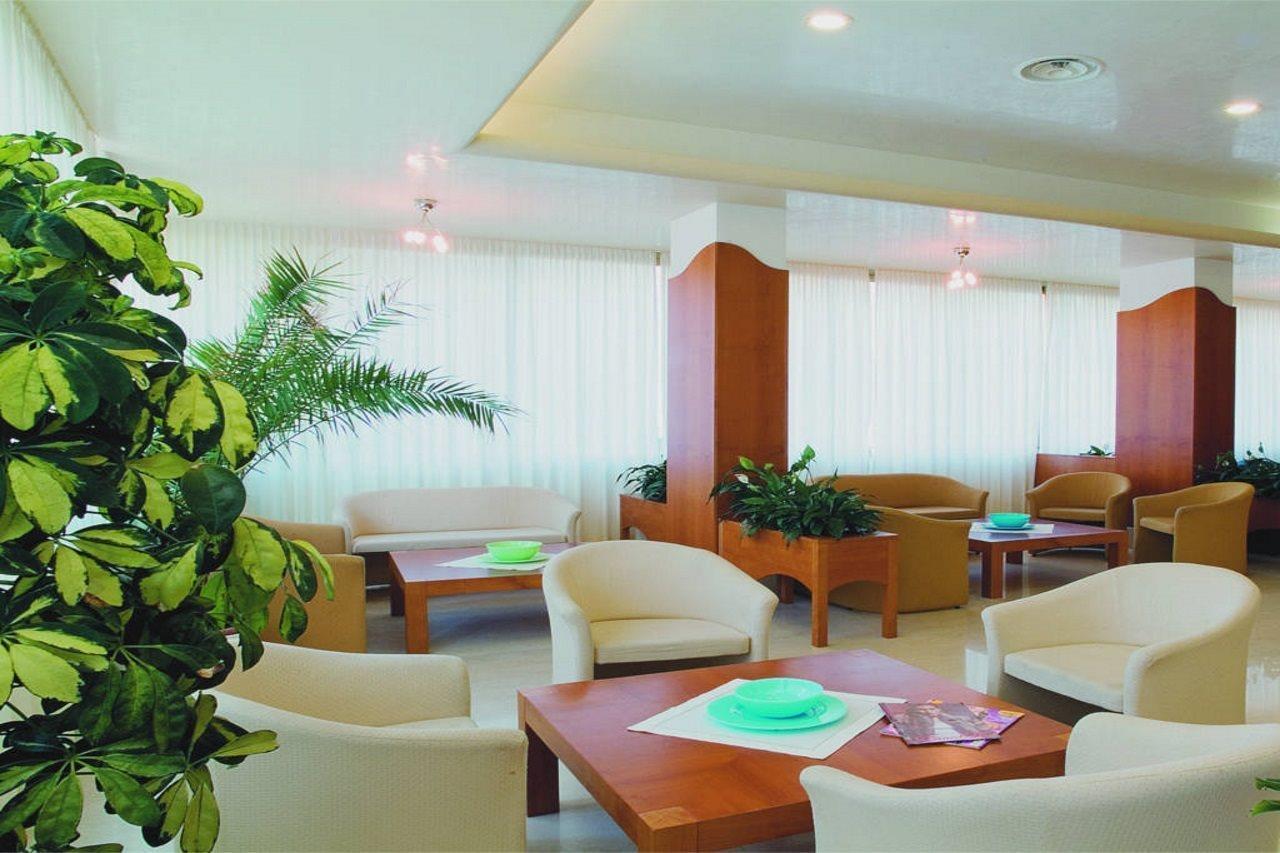 Hotel Palace Бибионе Екстериор снимка