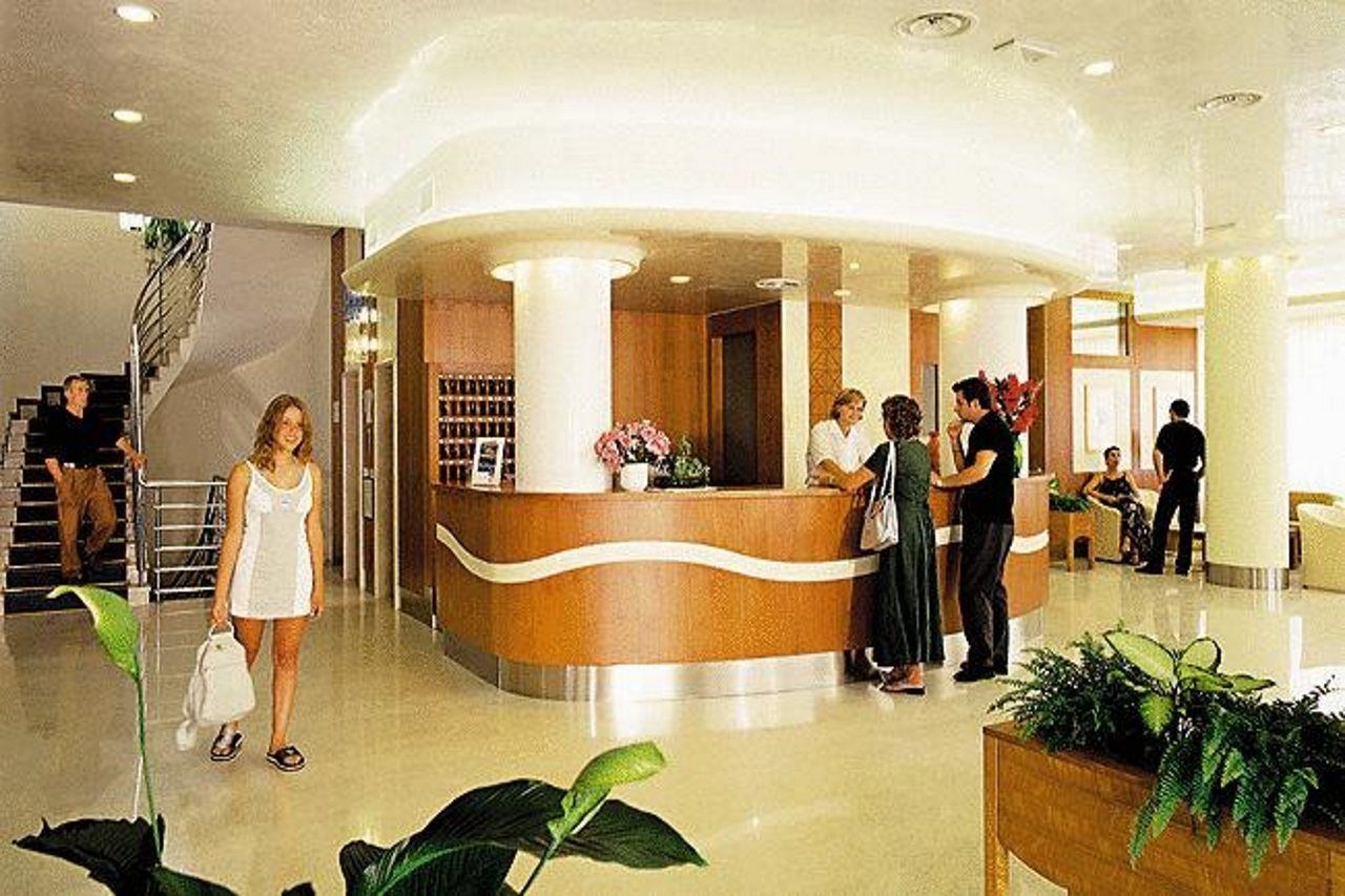 Hotel Palace Бибионе Екстериор снимка